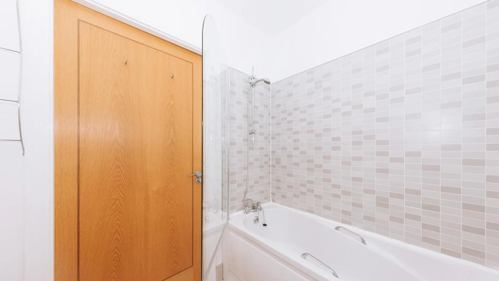 Апартаменты Bright 2Bd Flat With Private Balcony - Дублин