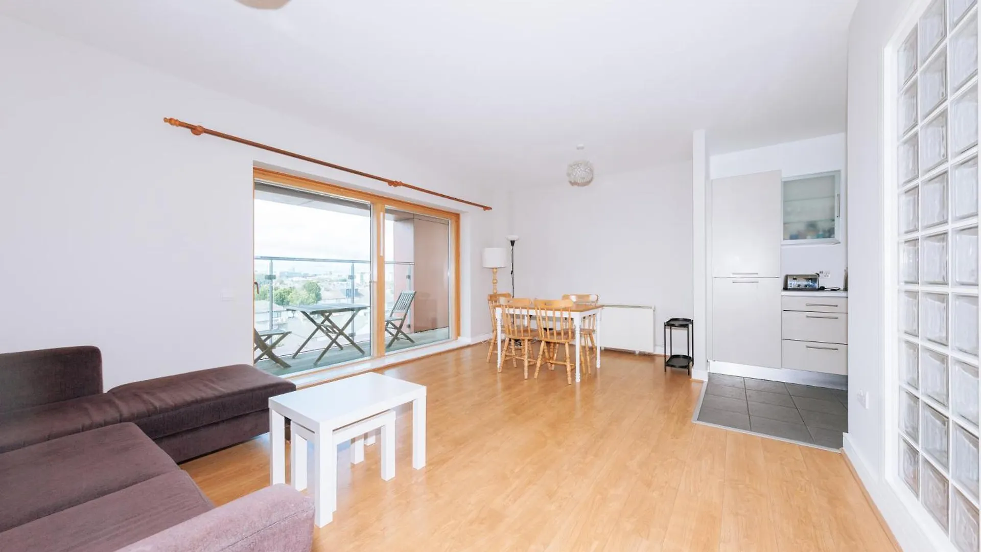 Апартаменты Bright 2Bd Flat With Private Balcony - Дублин