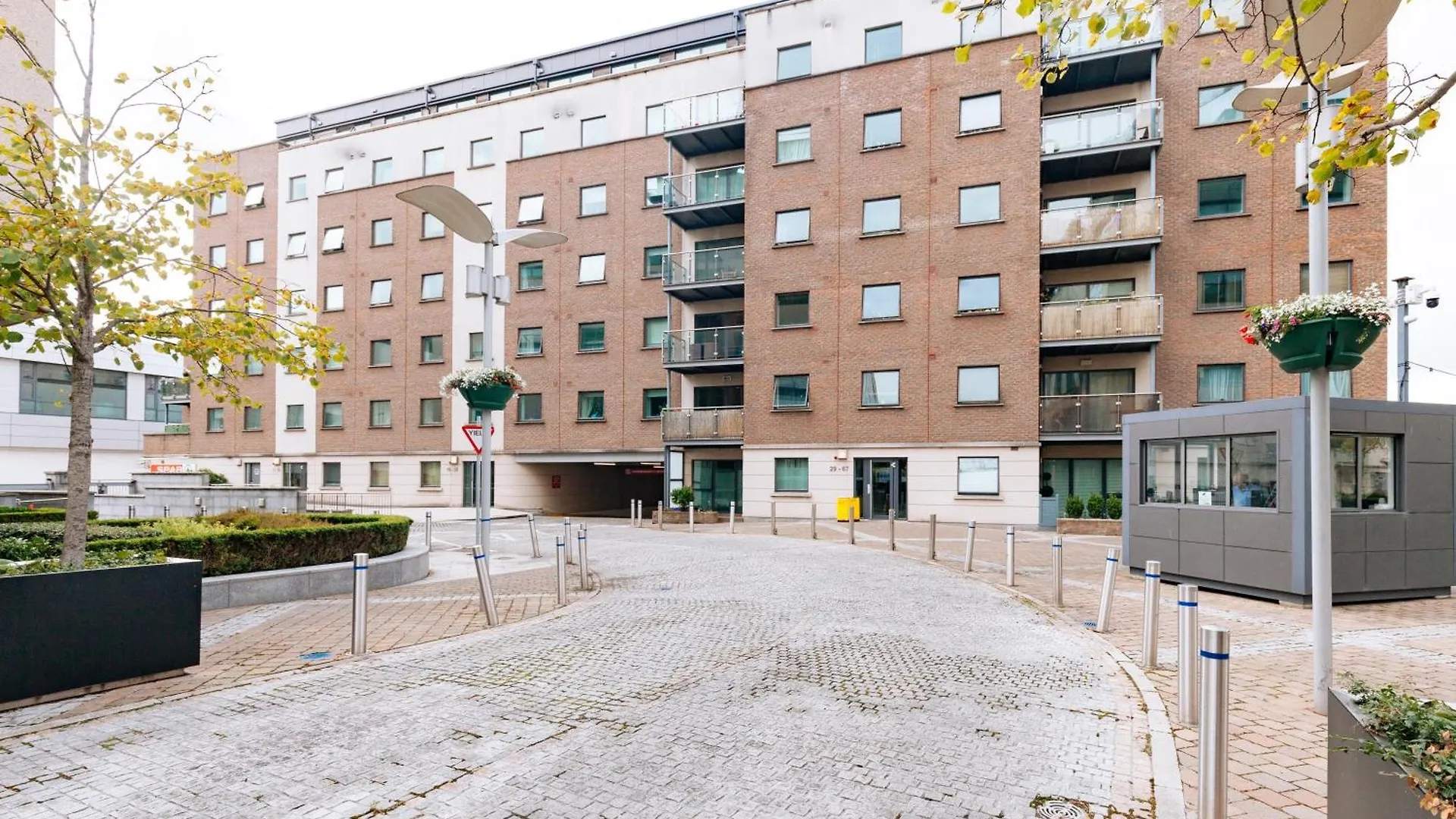 Апартаменты Bright 2Bd Flat With Private Balcony - Дублин